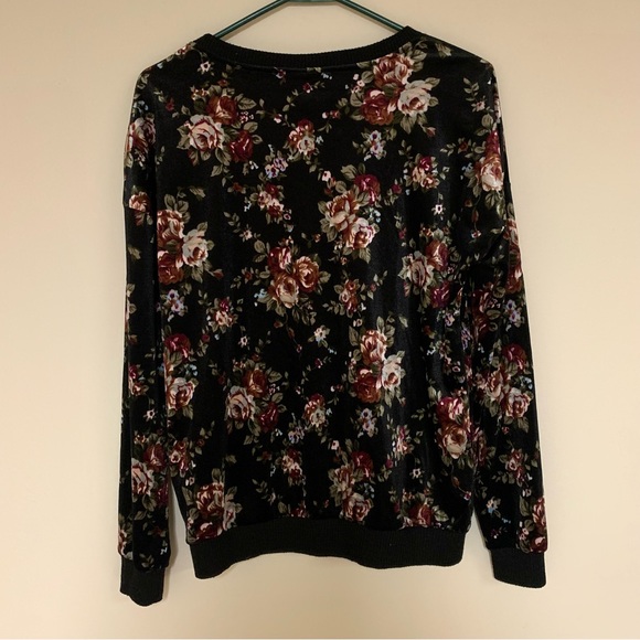Flower Print Velour Top - Picture 2 of 4